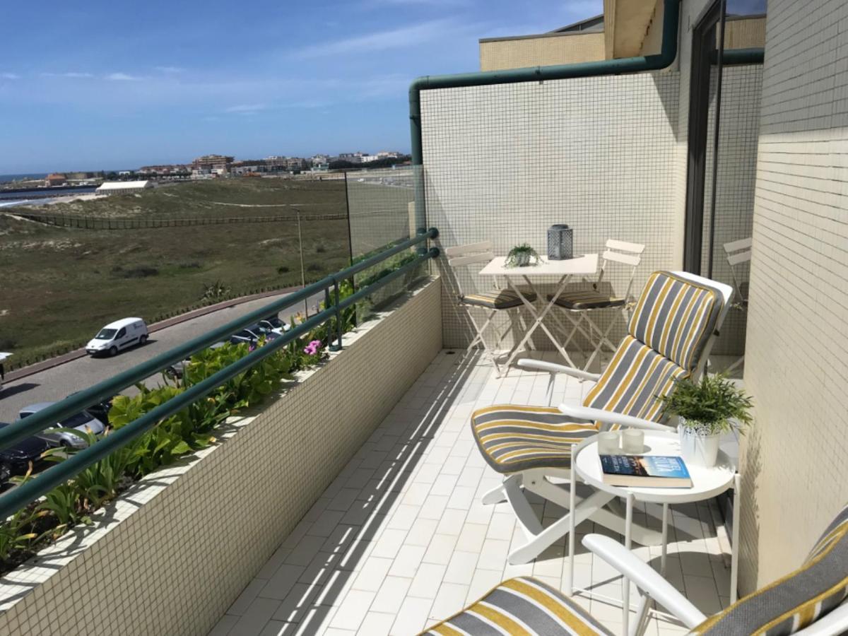 Beachfront Apartment With Sea View Azurara Eksteriør billede